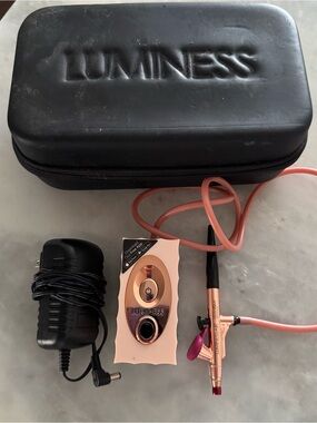Luminess Air Icon Pro Multi-Speed Airbrush System With Hardcover Case